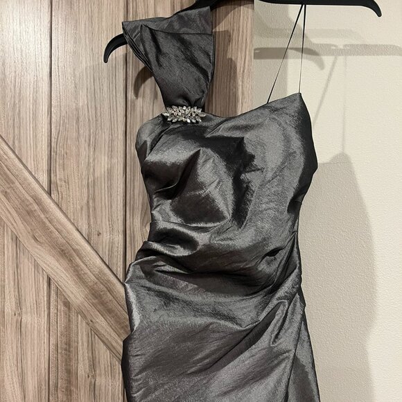 New York Nightway One-Shoulder Charcoal Gown - Picture 3 of 3